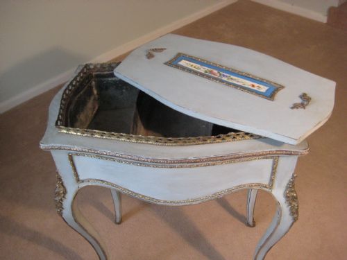 PAIR LOUIS XV STYLE JARDINIERE TABLES - ADDITIONAL PHOTO 4