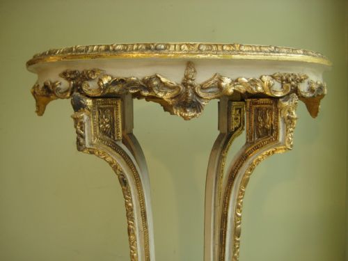 PAINTED AND PARCELGILT SPECIMEN MARBLE TOP TABLE - ADDITIONAL PHOTO 3