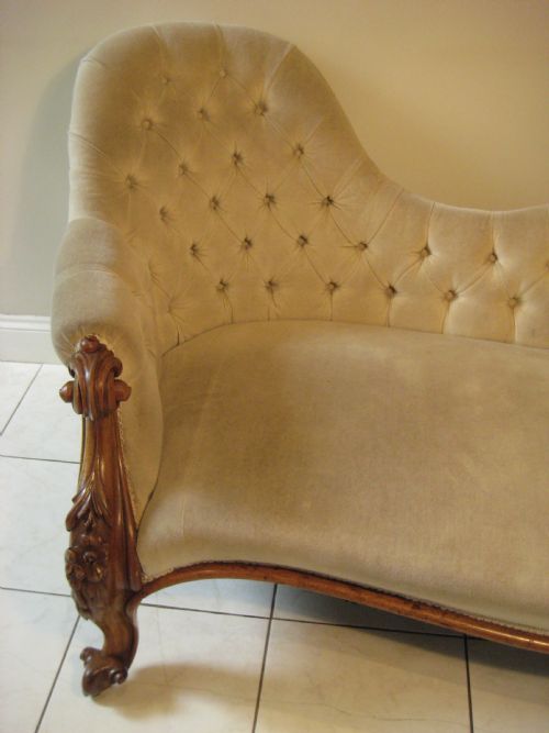VICTORIAN WALNUT SOFA - ADDITIONAL PHOTO 7