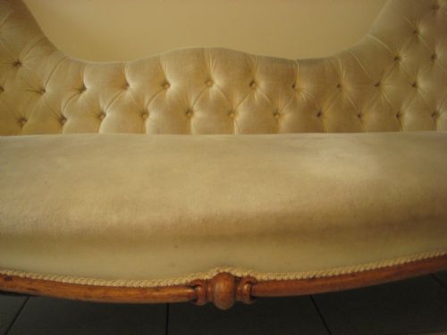 VICTORIAN WALNUT SOFA - ADDITIONAL PHOTO 8