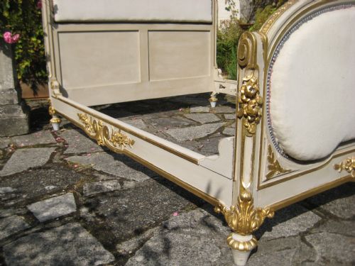 FRENCH PAINTED AND PARCELGILT BED - ADDITIONAL PHOTO 2