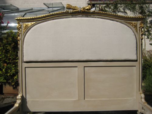 FRENCH PAINTED AND PARCELGILT BED - ADDITIONAL PHOTO 4