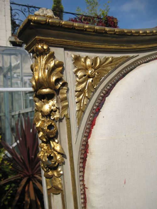 FRENCH PAINTED AND PARCELGILT BED - ADDITIONAL PHOTO 7