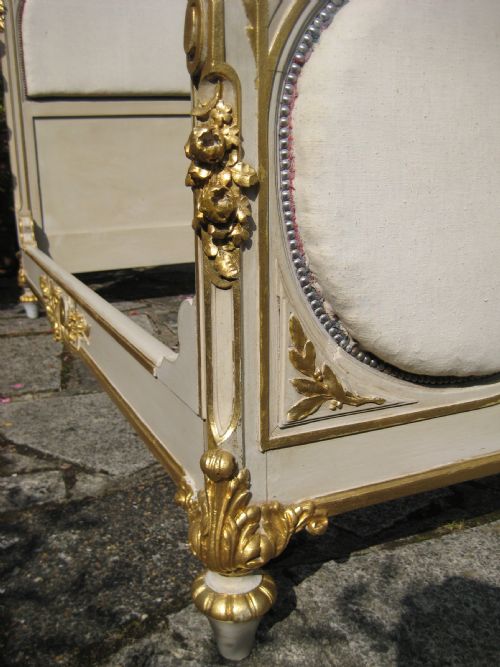 FRENCH PAINTED AND PARCELGILT BED - ADDITIONAL PHOTO 11