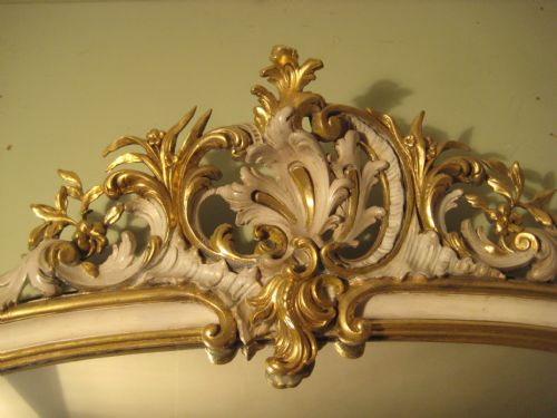 19TH CENTURY FRENCH PAINTED AND PARCELGILT MIRROR - ADDITIONAL PHOTO 2