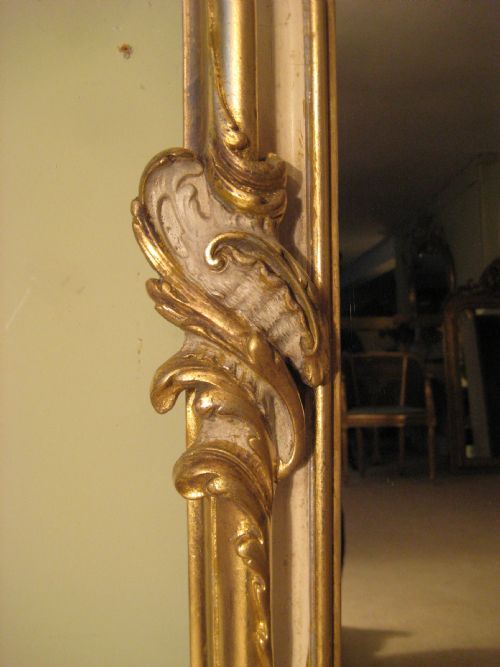 19TH CENTURY FRENCH PAINTED AND PARCELGILT MIRROR - ADDITIONAL PHOTO 7