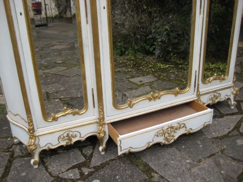 FRENCH LOUIS XV STYLE ARMOIRE - ADDITIONAL PHOTO 4