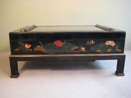 UNUSUAL CHINESE LACQUER TABLE - ADDITIONAL PHOTO 1