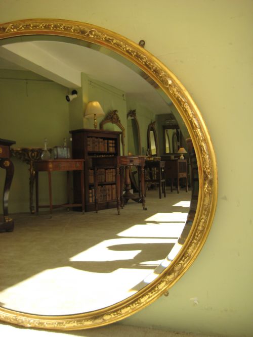 19TH CENTURY ENGLISH LARGE OVAL GILT WALL MIRROR - ADDITIONAL PHOTO 2