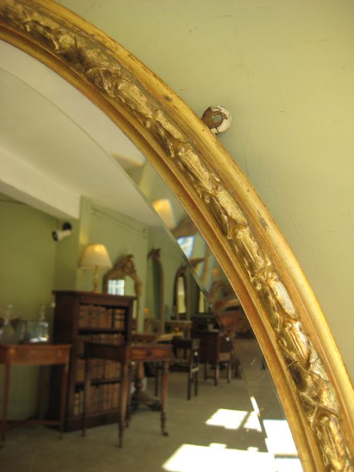 19TH CENTURY ENGLISH LARGE OVAL GILT WALL MIRROR - ADDITIONAL PHOTO 4