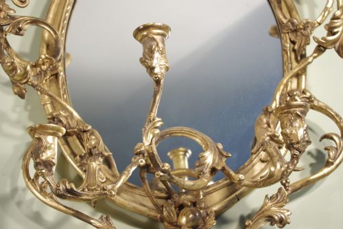 19TH CENTURY ENGLISH GILT OVAL 'CHERUB' GIRANDOLE - ADDITIONAL PHOTO 3