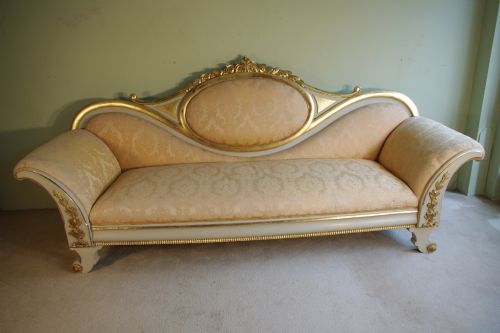 PAINTED AND PARCELGILT SOFACHAISE LONGUE - ADDITIONAL PHOTO 1