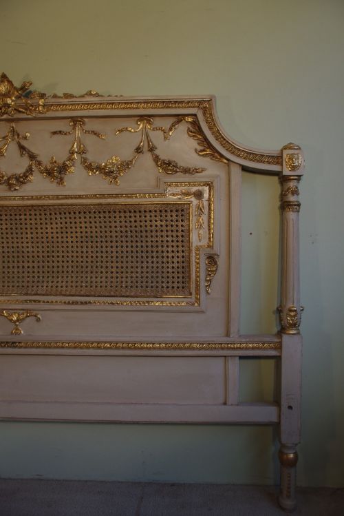 FRENCH PAINTED AND PARCELGILT HEADBOARDBED - ADDITIONAL PHOTO 4