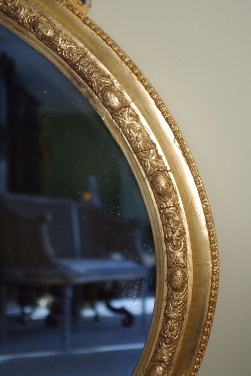 ENGLISH GILT OVAL DOLPHIN OVERMANTLE MIRROR - ADDITIONAL PHOTO 6