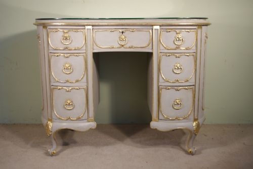PAINTED AND PARCELGILT DRESSING TABLE AND PAIR BEDSIDE CABINETS - ADDITIONAL PHOTO 1