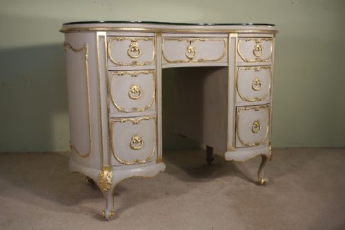 PAINTED AND PARCELGILT DRESSING TABLE AND PAIR BEDSIDE CABINETS - ADDITIONAL PHOTO 3