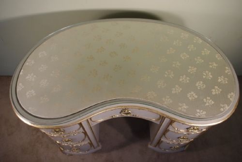 PAINTED AND PARCELGILT DRESSING TABLE AND PAIR BEDSIDE CABINETS - ADDITIONAL PHOTO 7
