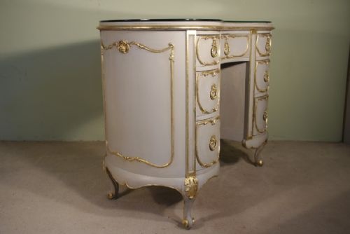 FRENCH PAINTED AND PARCELGILT DRESSING TABLE - ADDITIONAL PHOTO 3
