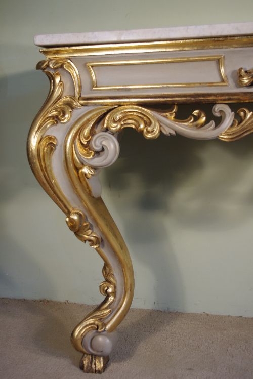 PAINTED AND PARCELGILT CONSOLE TABLE WITH MARBLE TOP - ADDITIONAL PHOTO 4