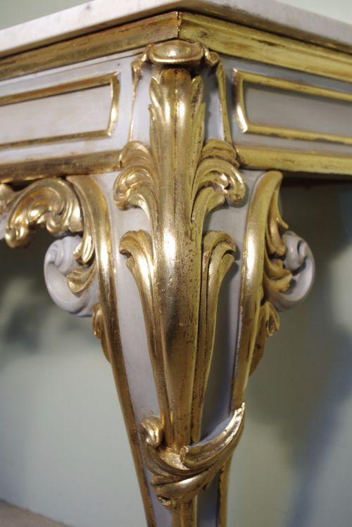PAINTED AND PARCELGILT CONSOLE TABLE WITH MARBLE TOP - ADDITIONAL PHOTO 9