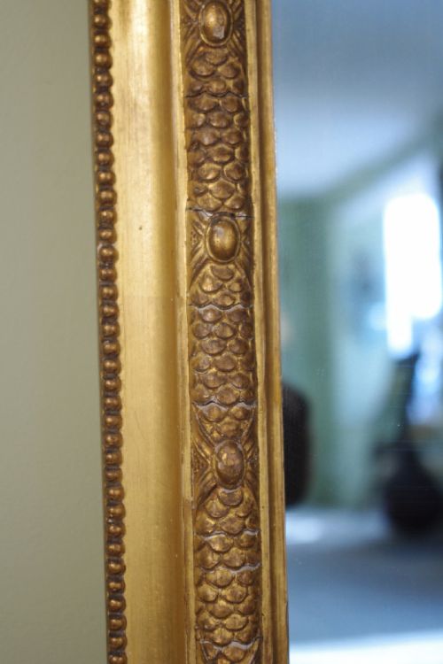 LARGE GILT ARCH TOP OVERMANTLE MIRROR WITH PUTTO CRESTING - ADDITIONAL PHOTO 5