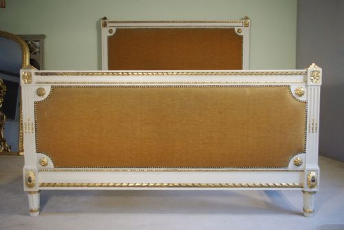 FRENCH LOUIS XVI STYLE PAINTED AND PARCELGILT 5FT DOUBLEKING SIZE BED - ADDITIONAL PHOTO 1