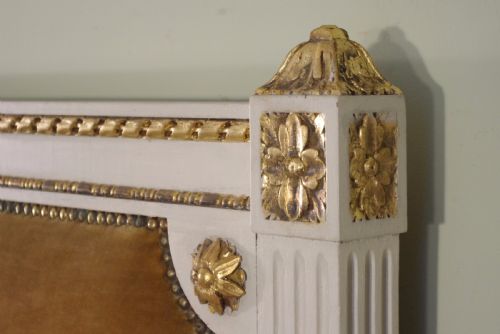 FRENCH LOUIS XVI STYLE PAINTED AND PARCELGILT 5FT DOUBLEKING SIZE BED - ADDITIONAL PHOTO 8