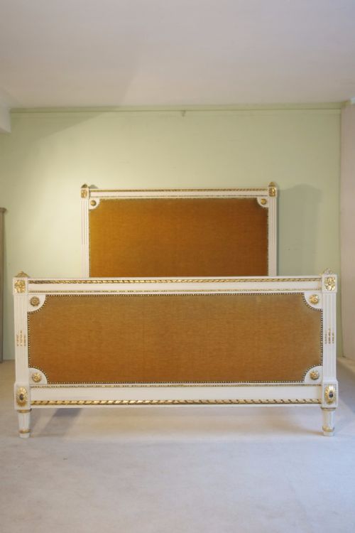 FRENCH LOUIS XVI STYLE PAINTED AND PARCELGILT 5FT DOUBLEKING SIZE BED - ADDITIONAL PHOTO 11