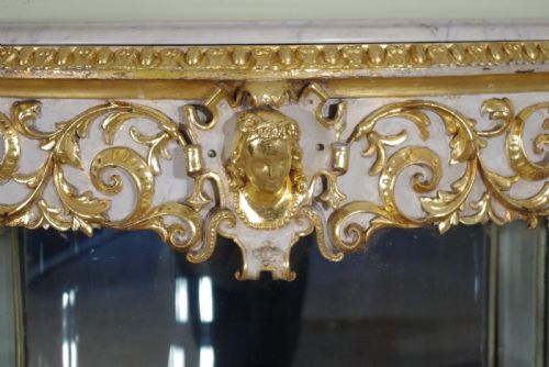 19TH CENTURY PAINTED AND PARCELGILT VITRINEDISPLAY CABINET - ADDITIONAL PHOTO 11