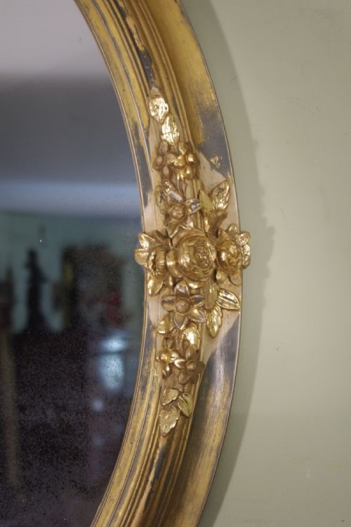 ENGLISH VICTORIAN GILT OVAL WALLOVERMANTLE MIRROR - ADDITIONAL PHOTO 6