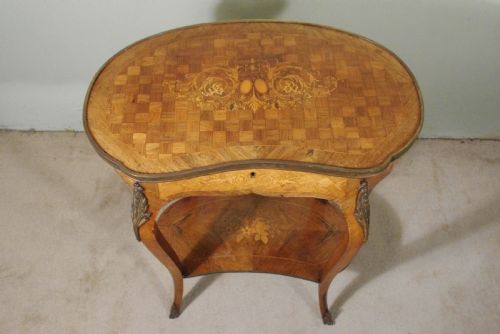 FRENCH ORMOLU MOUNTED KINGWOOD WORKOCCASIONAL TABLE WITH PARQUETRY AND MARQUETRY INLAY - ADDITIONAL PHOTO 4