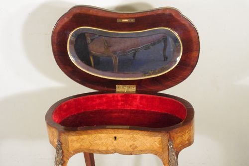 FRENCH ORMOLU MOUNTED KINGWOOD WORKOCCASIONAL TABLE WITH PARQUETRY AND MARQUETRY INLAY - ADDITIONAL PHOTO 8