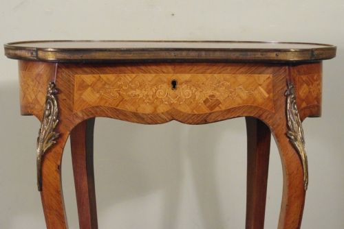 FRENCH ORMOLU MOUNTED KINGWOOD WORKOCCASIONAL TABLE WITH PARQUETRY AND MARQUETRY INLAY - ADDITIONAL PHOTO 12