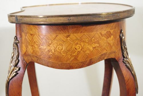 FRENCH ORMOLU MOUNTED KINGWOOD WORKOCCASIONAL TABLE WITH PARQUETRY AND MARQUETRY INLAY - ADDITIONAL PHOTO 16