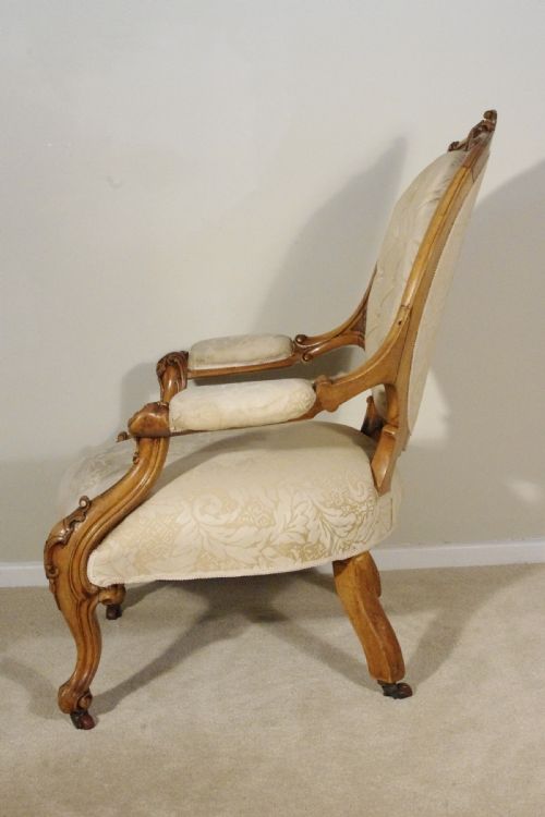 VICTORIAN WALNUT BUTTON BACK ARMCHAIR - ADDITIONAL PHOTO 3