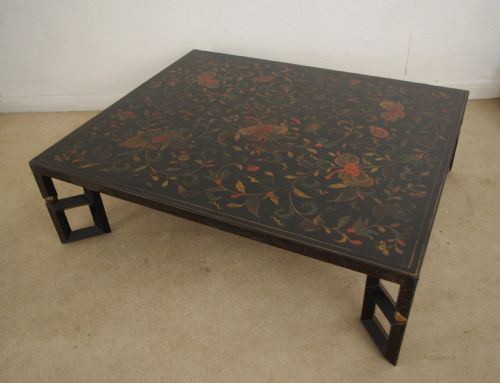 chinese black lacquer and parcelgilt large low tablecoffee table - CATEGORY: ANTIQUE TABLES - DATED 1900