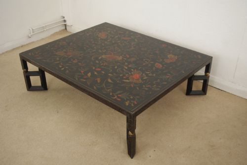 CHINESE BLACK LACQUER AND PARCELGILT LARGE LOW TABLECOFFEE TABLE - ADDITIONAL PHOTO 2