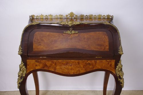 FRENCH LOUIS XV STYLE BUREAU DE DAME WITH GILT METAL MOUNTS - ADDITIONAL PHOTO 2