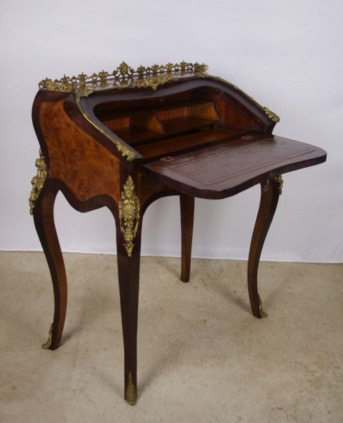 FRENCH LOUIS XV STYLE BUREAU DE DAME WITH GILT METAL MOUNTS - ADDITIONAL PHOTO 4