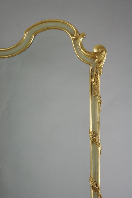 FRENCH LOUIS XV STYLE PAINTED AND PARCELGILT FOUR FOLD SCREEN - ADDITIONAL PHOTO 4