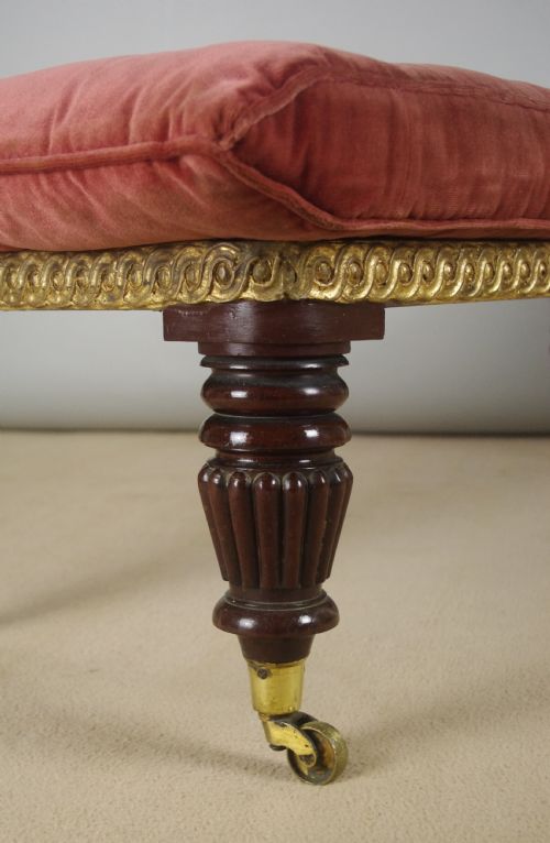 VICTORIAN MAHOGANY AND PARCELGILT WINDOW SEAT LONG STOOL - ADDITIONAL PHOTO 6