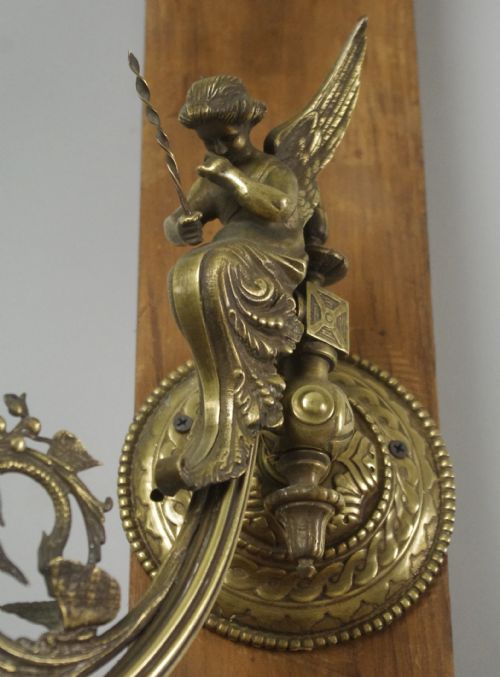 PAIR OF DECORATIVE VICTORIAN BRASS WALL LIGHTS - ADDITIONAL PHOTO 8
