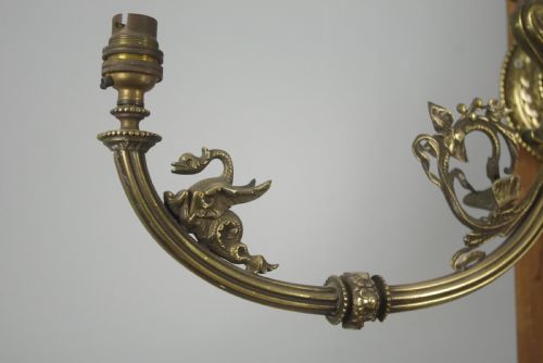 PAIR OF DECORATIVE VICTORIAN BRASS WALL LIGHTS - ADDITIONAL PHOTO 9