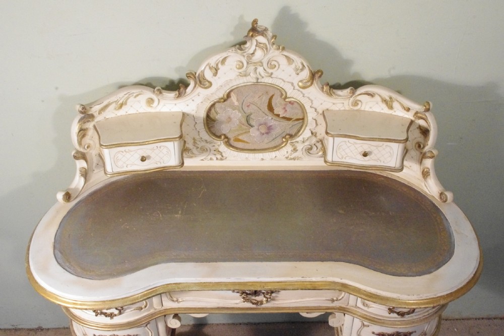 1920's French Painted and Parcel-Gilt Dressing Table View VI
