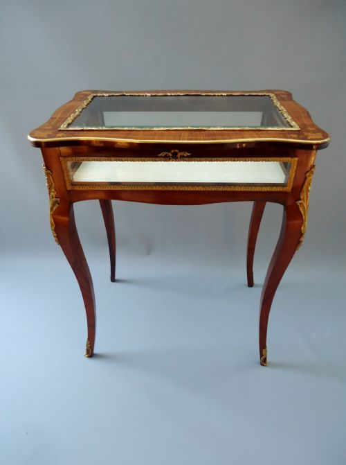 A Rosewood Bijouterie Table