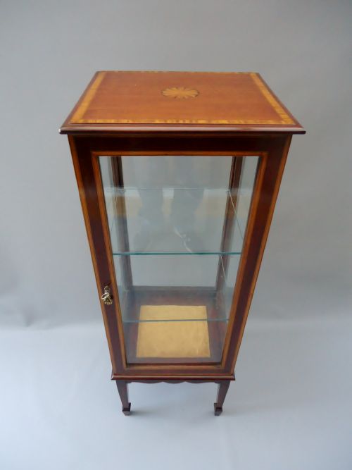 A Small Free Standing Display / Bijouterie Cabinet