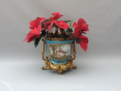 A Porcelain Planter Jardinere