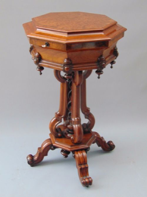 A Fine Walnut Tea Poy /Occasional Table