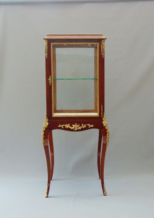 A Fine Mahogany Antique Display Cabinet Vitrine