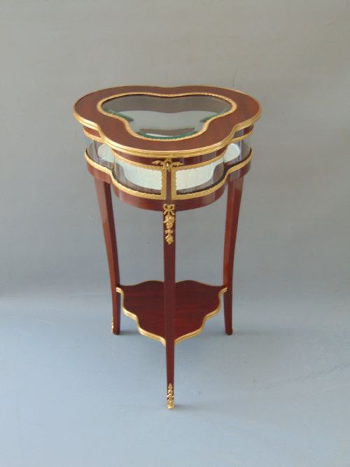 A Fine Mahogany Bijouterie Display Table
